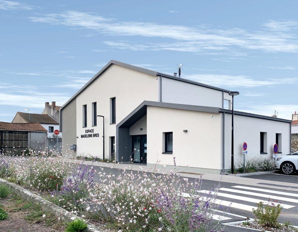 9 LOGEMENTS ET CENTRE MEDICO-PSYCHOLOGIQUE