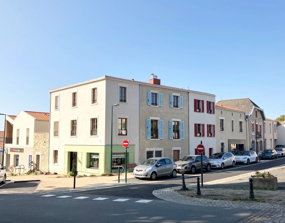 LOGEMENTS / LOCAUX D&rsquo;ACTIVITES / COMMERCES