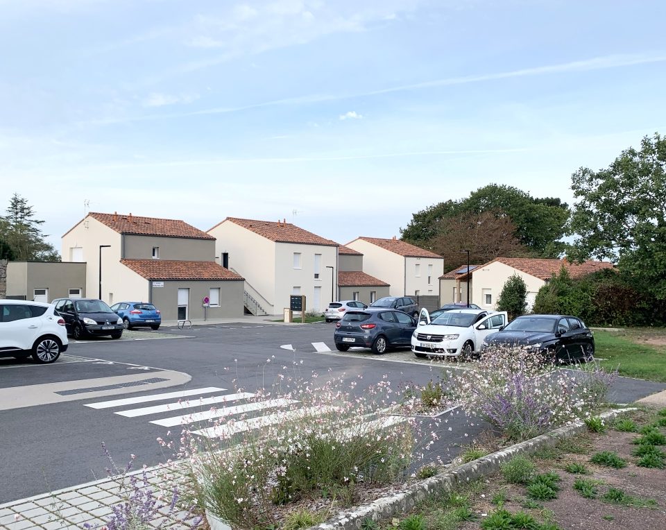 9 LOGEMENTS ET CENTRE MEDICO-PSYCHOLOGIQUE