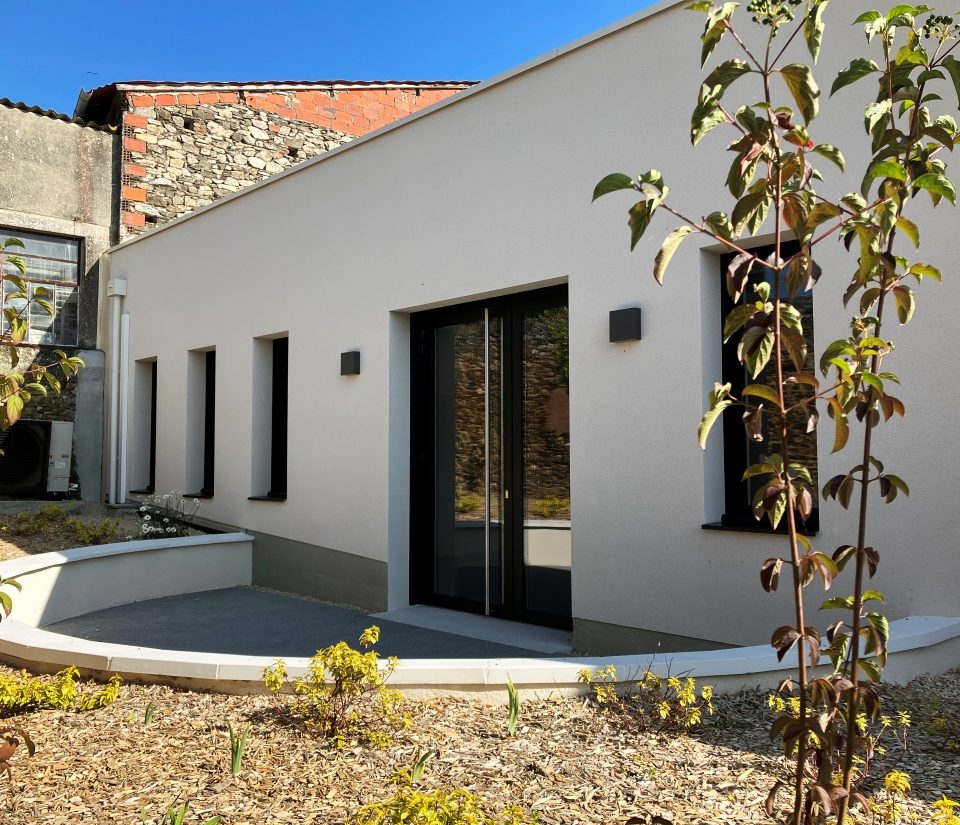 LOGEMENTS / LOCAUX D&rsquo;ACTIVITES / COMMERCES