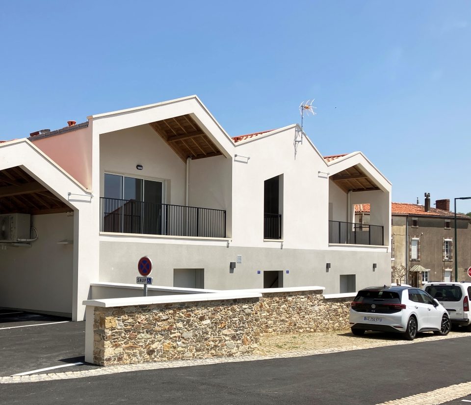 LOGEMENTS / LOCAUX D&rsquo;ACTIVITES / COMMERCES